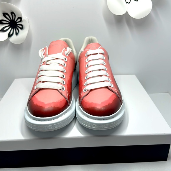 Alexander McQueen Pink Ombré Sneakers New in Box - Picture 2 of 6